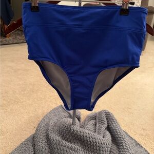 2/$10 NWT Women’s Lands’ End. Hi-Cut Electric Blue Bikini Bottom Size 4